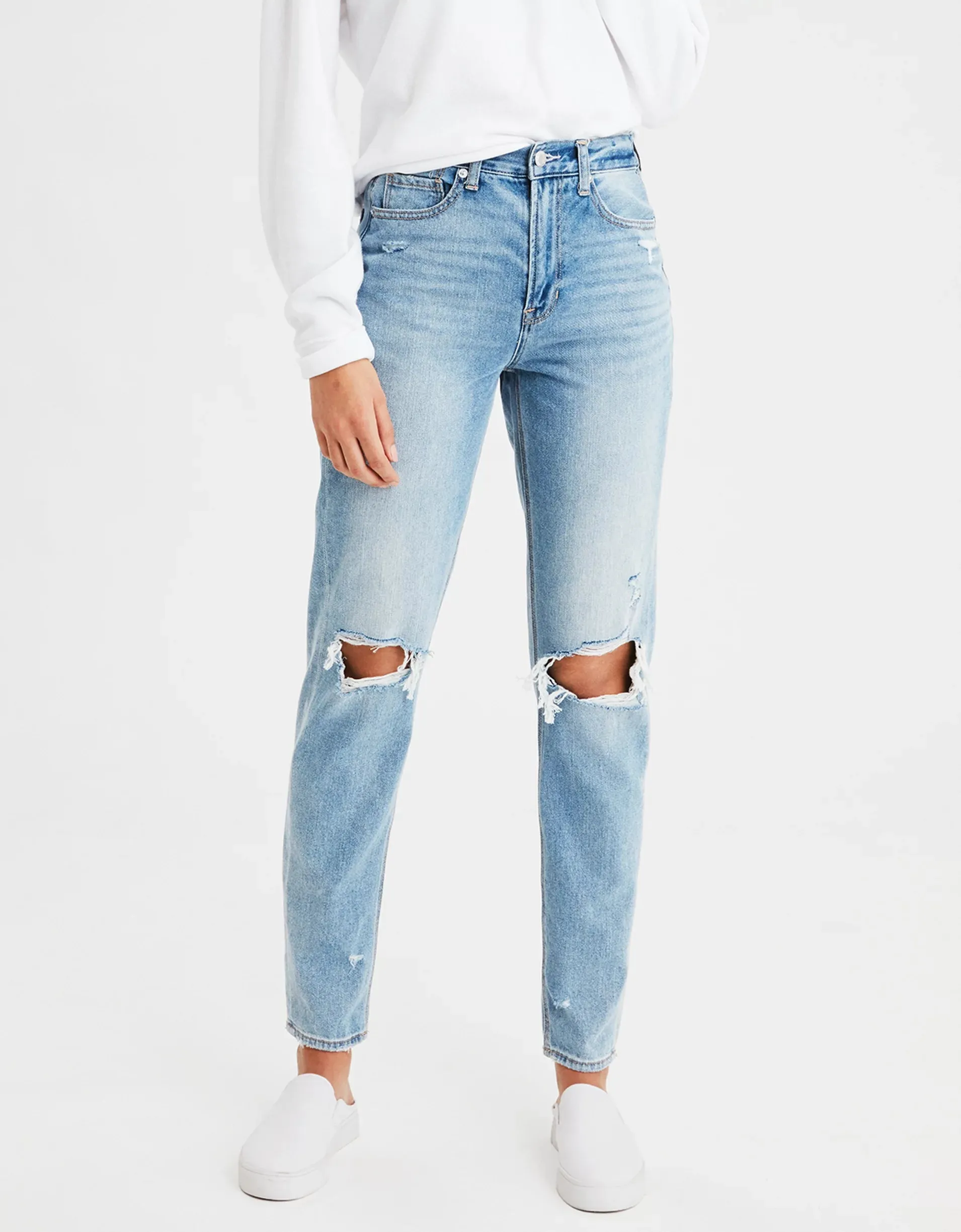 AE Ripped Mom Jeans Cool Classic