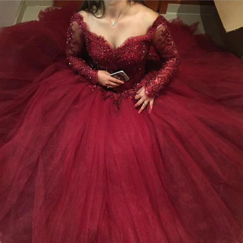 Burgundy Lace Appliques Long Sleeves Tulle Ball Gowns Prom Dresses