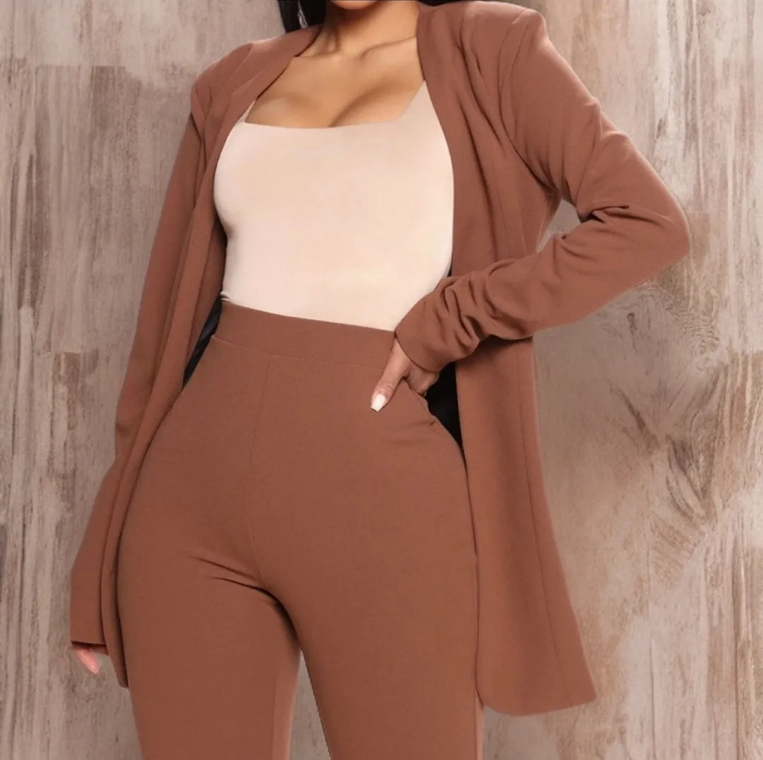 CASUAL WOMEN SUIT IN BROWN