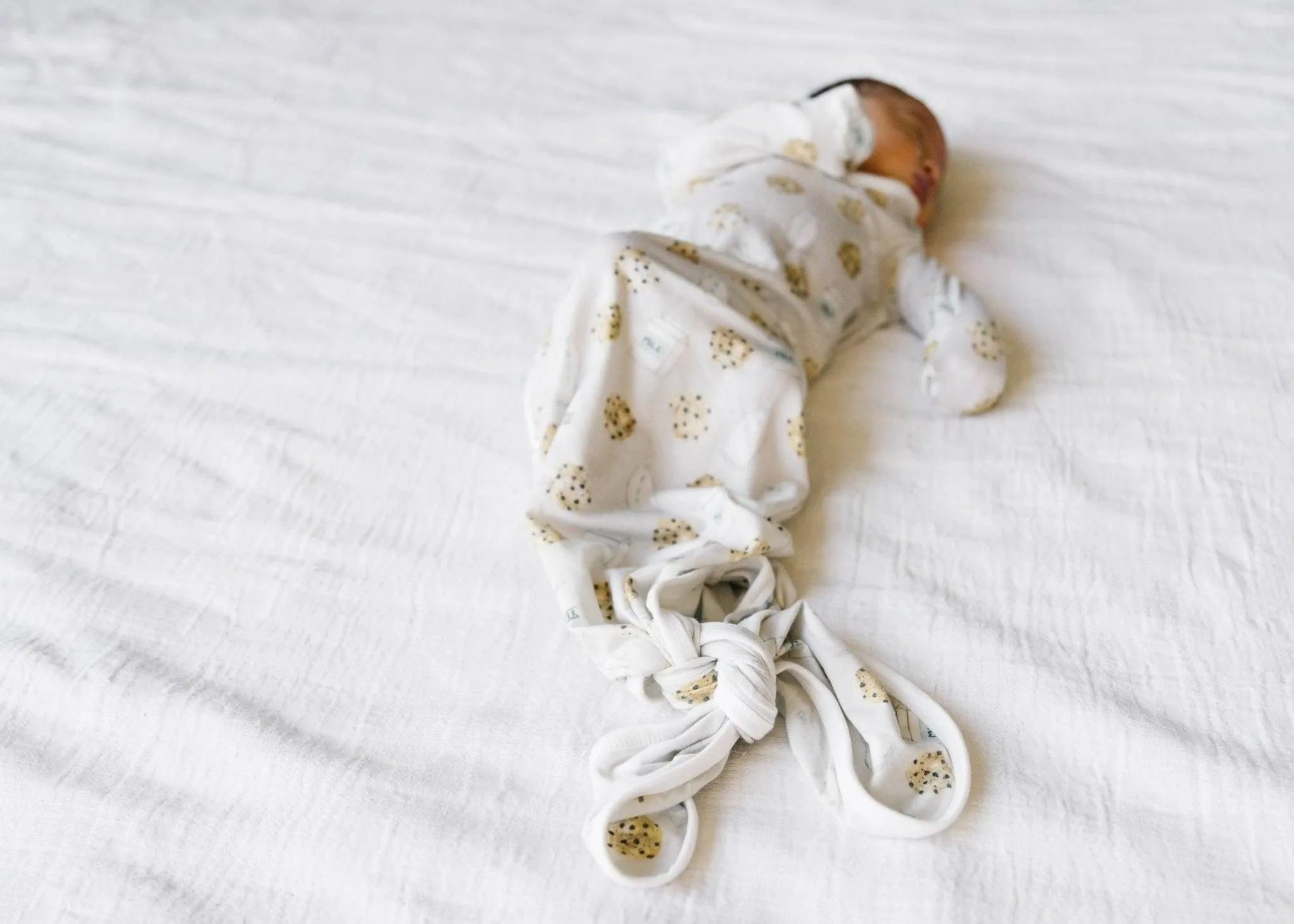 Chip Newborn Knotted Gown