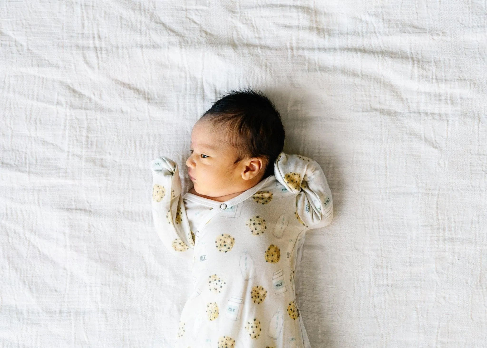 Chip Newborn Knotted Gown