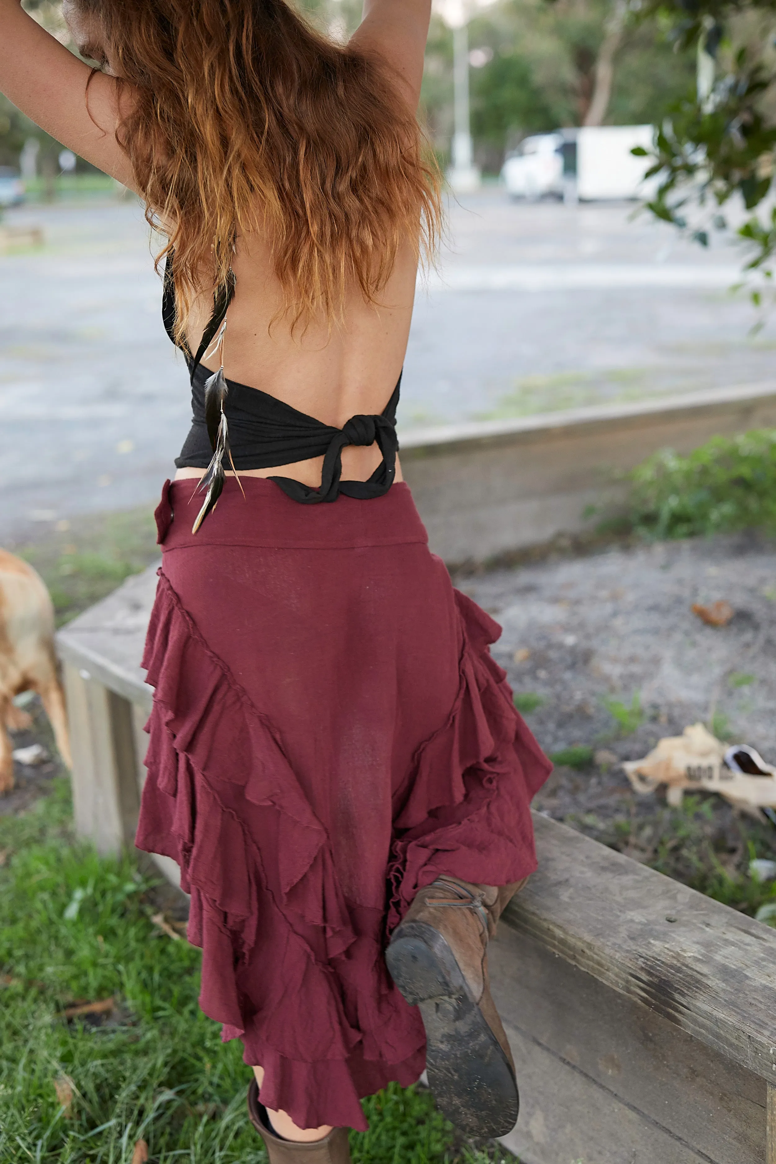 RUFFLE SKIRT MAROON