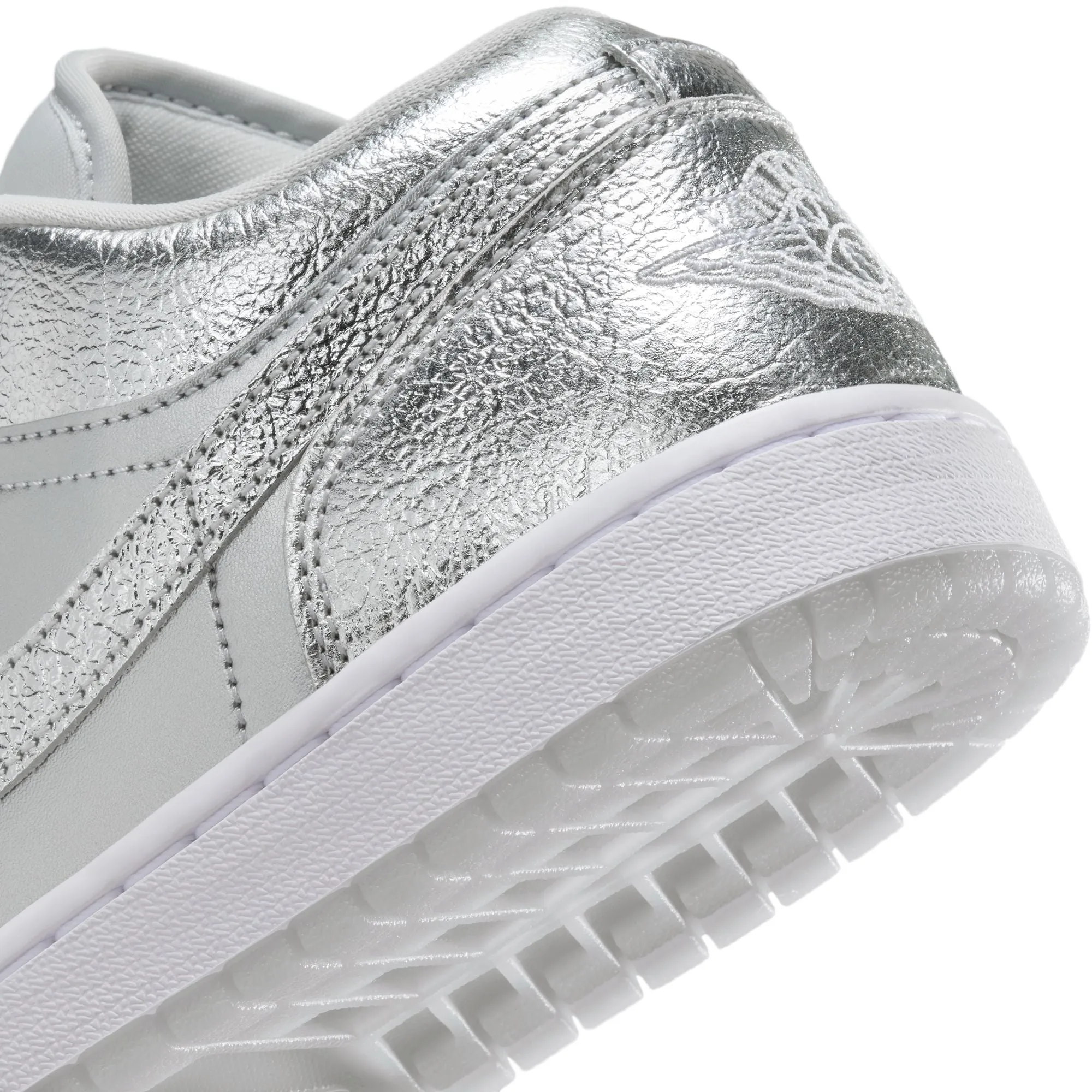 WMNS Air Jordan 1 Low SE "Metallic Silver"